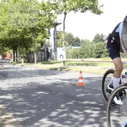11.08.2024 - GEWOBA Citytriathlon Bremen H.Heesch http://msf.ph/oto/6769847 11.08.2024 11:53:42 Radfahren 751, 788, 844, 940, 1009 meine-sportfotos.de