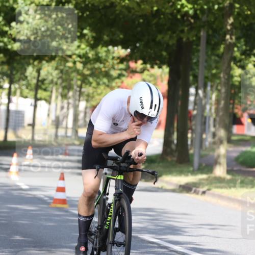 11.08.2024 - GEWOBA Citytriathlon Bremen H.Heesch http://msf.ph/oto/6769849 11.08.2024 10:33:20 Radfahren 46, 85 meine-sportfotos.de