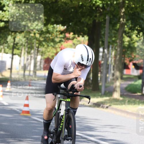 11.08.2024 - GEWOBA Citytriathlon Bremen H.Heesch http://msf.ph/oto/6769852 11.08.2024 10:33:20 Radfahren 46, 85 meine-sportfotos.de