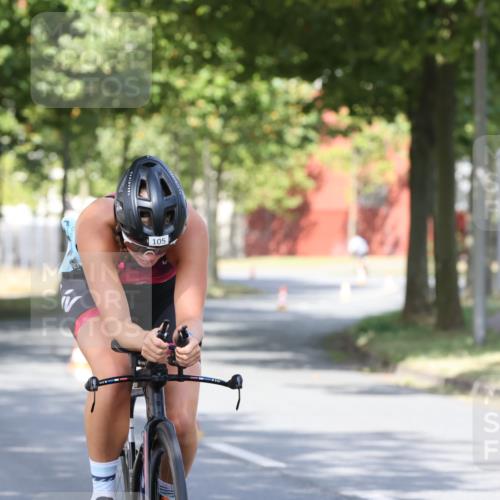 11.08.2024 - GEWOBA Citytriathlon Bremen H.Heesch http://msf.ph/oto/6769876 11.08.2024 10:34:29 Radfahren 105 meine-sportfotos.de