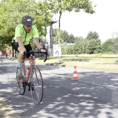 11.08.2024 - GEWOBA Citytriathlon Bremen H.Heesch http://msf.ph/oto/6769889 11.08.2024 11:54:53 Radfahren 749, 824, 831, 850, 957, 960, 998 meine-sportfotos.de