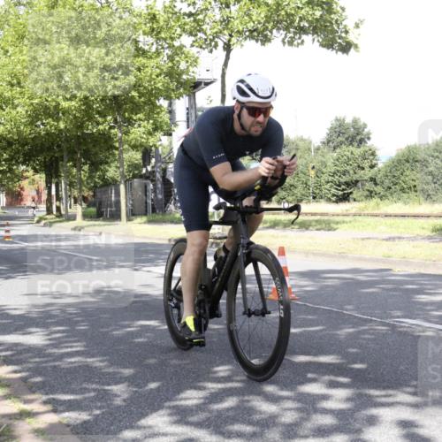 11.08.2024 - GEWOBA Citytriathlon Bremen H.Heesch http://msf.ph/oto/6769892 11.08.2024 11:54:54 Radfahren 749, 824, 831, 850, 957, 960, 998 meine-sportfotos.de