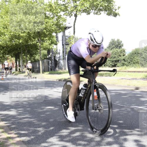 11.08.2024 - GEWOBA Citytriathlon Bremen H.Heesch http://msf.ph/oto/6769905 11.08.2024 11:55:24 Radfahren 781, 878, 1038 meine-sportfotos.de