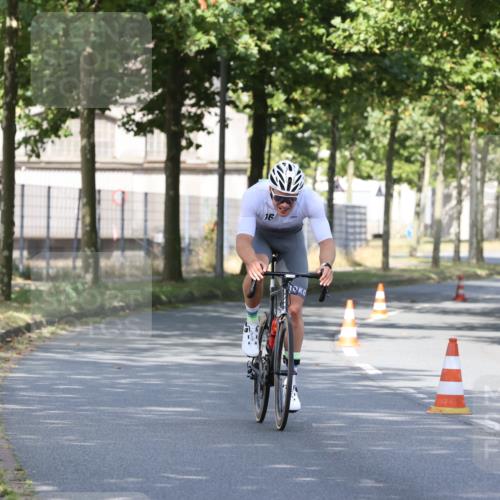 11.08.2024 - GEWOBA Citytriathlon Bremen H.Heesch http://msf.ph/oto/6769911 11.08.2024 10:34:57 Radfahren  meine-sportfotos.de