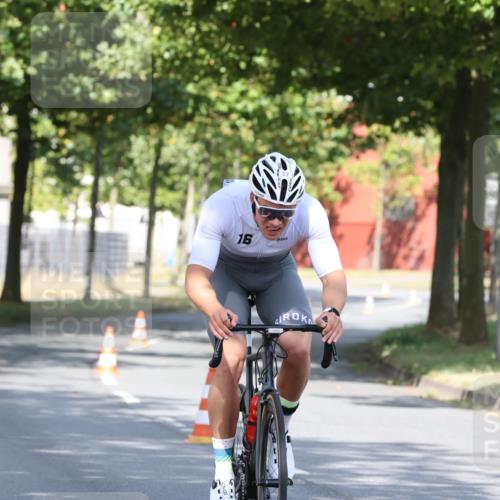 11.08.2024 - GEWOBA Citytriathlon Bremen H.Heesch http://msf.ph/oto/6769938 11.08.2024 10:34:58 Radfahren  meine-sportfotos.de