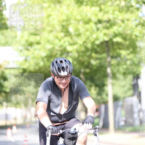 11.08.2024 - GEWOBA Citytriathlon Bremen H.Heesch http://msf.ph/oto/6769939 11.08.2024 10:43:40 Radfahren 2, 6, 108 meine-sportfotos.de