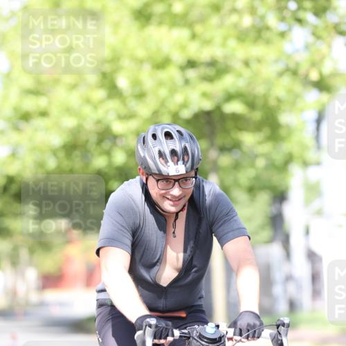 11.08.2024 - GEWOBA Citytriathlon Bremen H.Heesch http://msf.ph/oto/6769948 11.08.2024 10:43:40 Radfahren 2, 6, 108 meine-sportfotos.de