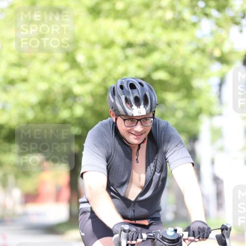 11.08.2024 - GEWOBA Citytriathlon Bremen H.Heesch http://msf.ph/oto/6769951 11.08.2024 10:43:41 Radfahren 6, 23, 108 meine-sportfotos.de