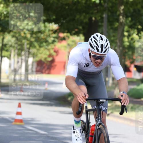 11.08.2024 - GEWOBA Citytriathlon Bremen H.Heesch http://msf.ph/oto/6769960 11.08.2024 10:34:58 Radfahren  meine-sportfotos.de