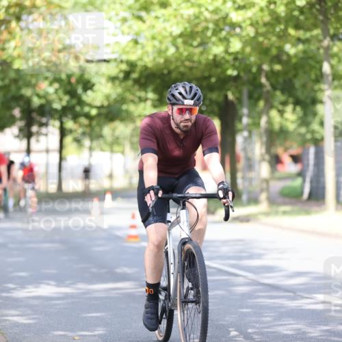 11.08.2024 - GEWOBA Citytriathlon Bremen H.Heesch http://msf.ph/oto/6769973 11.08.2024 10:43:57 Radfahren 23, 28, 37, 39, 104, 113, 114 meine-sportfotos.de