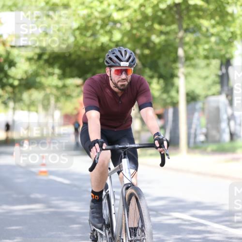 11.08.2024 - GEWOBA Citytriathlon Bremen H.Heesch http://msf.ph/oto/6769985 11.08.2024 10:43:57 Radfahren 23, 28, 37, 39, 104, 113, 114 meine-sportfotos.de