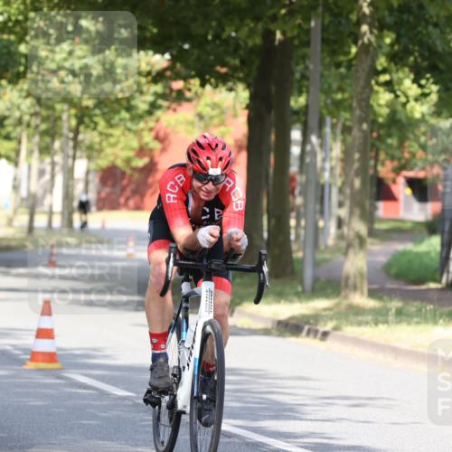 11.08.2024 - GEWOBA Citytriathlon Bremen H.Heesch http://msf.ph/oto/6769987 11.08.2024 10:35:18 Radfahren 96 meine-sportfotos.de