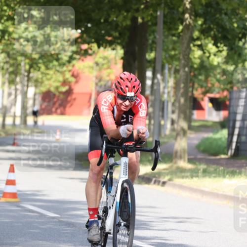 11.08.2024 - GEWOBA Citytriathlon Bremen H.Heesch http://msf.ph/oto/6769993 11.08.2024 10:35:18 Radfahren 96 meine-sportfotos.de