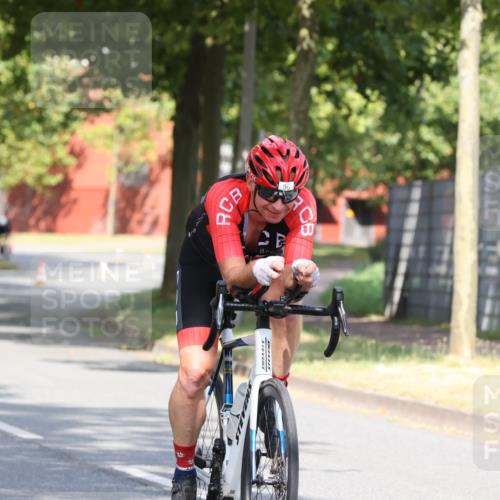 11.08.2024 - GEWOBA Citytriathlon Bremen H.Heesch http://msf.ph/oto/6770001 11.08.2024 10:35:18 Radfahren 96 meine-sportfotos.de