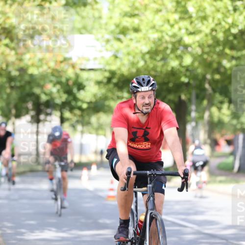 11.08.2024 - GEWOBA Citytriathlon Bremen H.Heesch http://msf.ph/oto/6770008 11.08.2024 10:43:59 Radfahren 23, 28, 37, 39, 104, 113, 114 meine-sportfotos.de