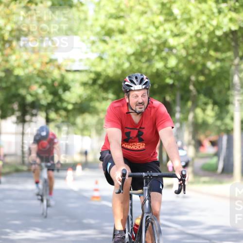 11.08.2024 - GEWOBA Citytriathlon Bremen H.Heesch http://msf.ph/oto/6770011 11.08.2024 10:43:59 Radfahren 23, 28, 37, 39, 104, 113, 114 meine-sportfotos.de