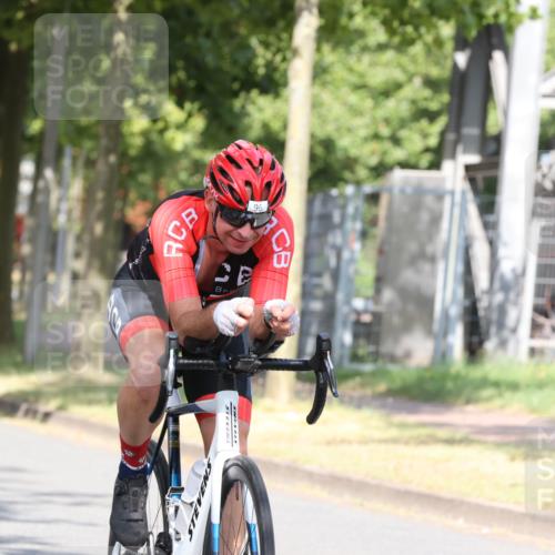 11.08.2024 - GEWOBA Citytriathlon Bremen H.Heesch http://msf.ph/oto/6770013 11.08.2024 10:35:18 Radfahren 96 meine-sportfotos.de