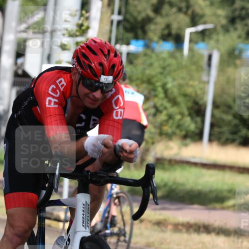 11.08.2024 - GEWOBA Citytriathlon Bremen H.Heesch http://msf.ph/oto/6770032 11.08.2024 10:35:19 Radfahren 96 meine-sportfotos.de