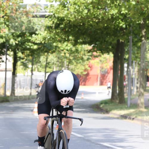 11.08.2024 - GEWOBA Citytriathlon Bremen H.Heesch http://msf.ph/oto/6770043 11.08.2024 10:35:31 Radfahren 30, 96 meine-sportfotos.de