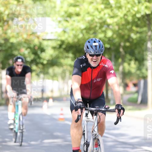 11.08.2024 - GEWOBA Citytriathlon Bremen H.Heesch http://msf.ph/oto/6770044 11.08.2024 10:44:01 Radfahren 23, 28, 37, 39, 104, 113, 114 meine-sportfotos.de