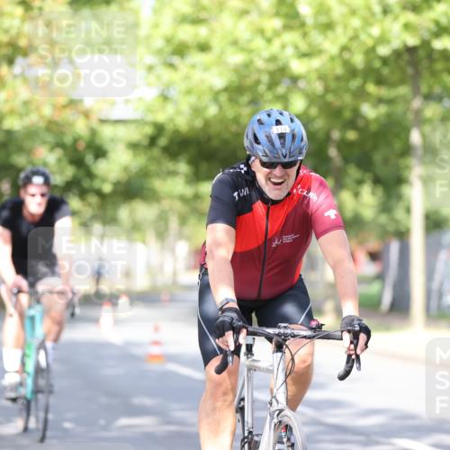 11.08.2024 - GEWOBA Citytriathlon Bremen H.Heesch http://msf.ph/oto/6770047 11.08.2024 10:44:01 Radfahren 23, 28, 37, 39, 104, 113, 114 meine-sportfotos.de