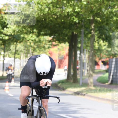 11.08.2024 - GEWOBA Citytriathlon Bremen H.Heesch http://msf.ph/oto/6770049 11.08.2024 10:35:31 Radfahren 30, 96 meine-sportfotos.de