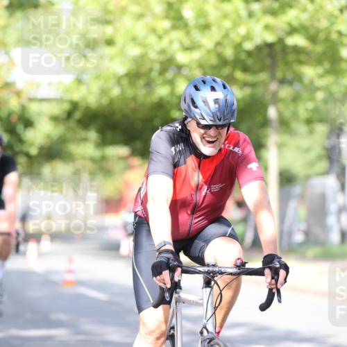 11.08.2024 - GEWOBA Citytriathlon Bremen H.Heesch http://msf.ph/oto/6770055 11.08.2024 10:44:01 Radfahren 23, 28, 37, 39, 104, 113, 114 meine-sportfotos.de