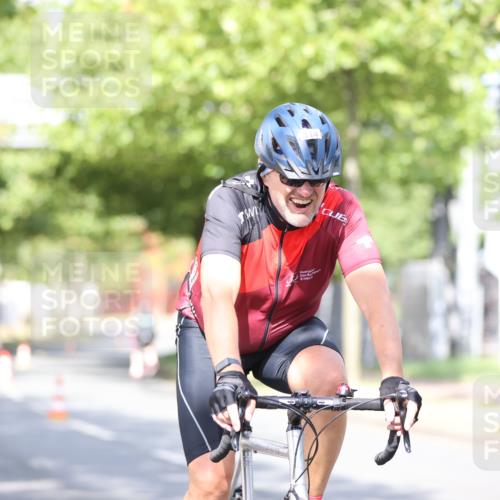 11.08.2024 - GEWOBA Citytriathlon Bremen H.Heesch http://msf.ph/oto/6770059 11.08.2024 10:44:01 Radfahren 23, 28, 37, 39, 104, 113, 114 meine-sportfotos.de