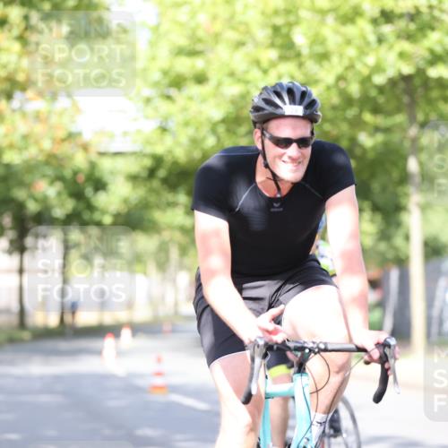 11.08.2024 - GEWOBA Citytriathlon Bremen H.Heesch http://msf.ph/oto/6770065 11.08.2024 10:44:01 Radfahren 23, 28, 37, 39, 104, 113, 114 meine-sportfotos.de