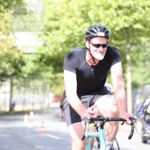 11.08.2024 - GEWOBA Citytriathlon Bremen H.Heesch http://msf.ph/oto/6770068 11.08.2024 10:44:02 Radfahren 23, 28, 37, 39, 104, 113, 114 meine-sportfotos.de