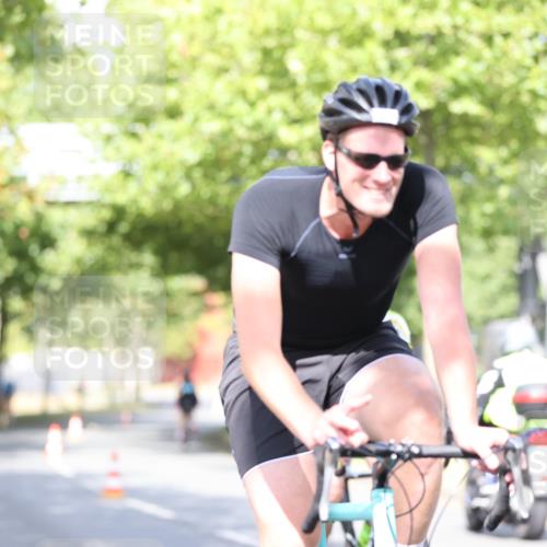 11.08.2024 - GEWOBA Citytriathlon Bremen H.Heesch http://msf.ph/oto/6770070 11.08.2024 10:44:02 Radfahren 23, 28, 37, 39, 104, 113, 114 meine-sportfotos.de