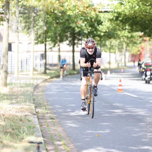 11.08.2024 - GEWOBA Citytriathlon Bremen H.Heesch http://msf.ph/oto/6770094 11.08.2024 10:44:05 Radfahren 23, 28, 37, 39, 48, 104, 113, 114 meine-sportfotos.de