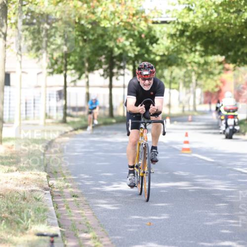 11.08.2024 - GEWOBA Citytriathlon Bremen H.Heesch http://msf.ph/oto/6770100 11.08.2024 10:44:05 Radfahren 23, 28, 37, 39, 48, 104, 113, 114 meine-sportfotos.de