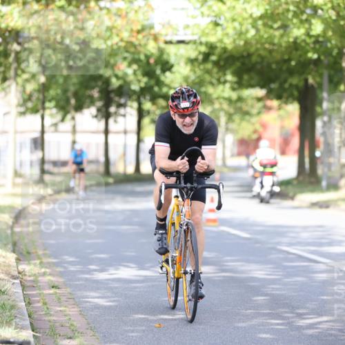 11.08.2024 - GEWOBA Citytriathlon Bremen H.Heesch http://msf.ph/oto/6770116 11.08.2024 10:44:05 Radfahren 23, 28, 37, 39, 48, 104, 113, 114 meine-sportfotos.de