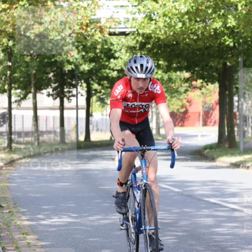 11.08.2024 - GEWOBA Citytriathlon Bremen H.Heesch http://msf.ph/oto/6770118 11.08.2024 10:36:05 Radfahren 77, 82 meine-sportfotos.de