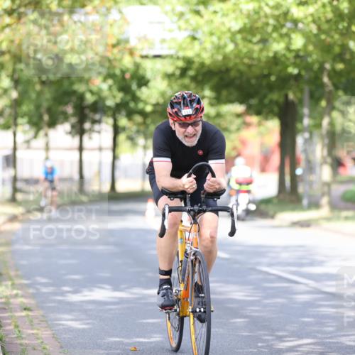 11.08.2024 - GEWOBA Citytriathlon Bremen H.Heesch http://msf.ph/oto/6770124 11.08.2024 10:44:05 Radfahren 23, 28, 37, 39, 48, 104, 113, 114 meine-sportfotos.de