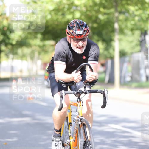 11.08.2024 - GEWOBA Citytriathlon Bremen H.Heesch http://msf.ph/oto/6770143 11.08.2024 10:44:06 Radfahren 23, 28, 37, 39, 48, 104, 113, 114 meine-sportfotos.de