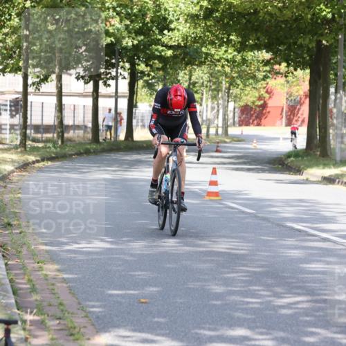 11.08.2024 - GEWOBA Citytriathlon Bremen H.Heesch http://msf.ph/oto/6770148 11.08.2024 10:36:28 Radfahren 8, 62 meine-sportfotos.de