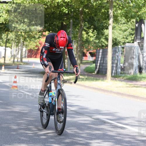 11.08.2024 - GEWOBA Citytriathlon Bremen H.Heesch http://msf.ph/oto/6770193 11.08.2024 10:36:29 Radfahren 8, 62 meine-sportfotos.de