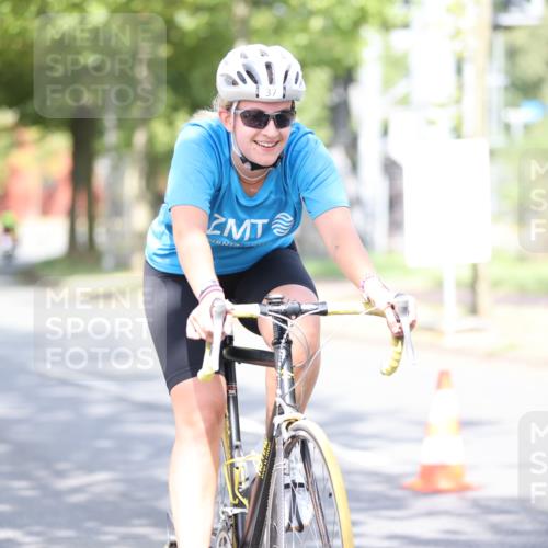 11.08.2024 - GEWOBA Citytriathlon Bremen H.Heesch http://msf.ph/oto/6770195 11.08.2024 10:44:10 Radfahren 28, 37, 39, 48, 113, 114 meine-sportfotos.de