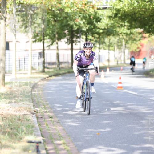 11.08.2024 - GEWOBA Citytriathlon Bremen H.Heesch http://msf.ph/oto/6770206 11.08.2024 10:44:20 Radfahren 48 meine-sportfotos.de
