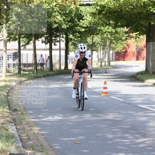 11.08.2024 - GEWOBA Citytriathlon Bremen H.Heesch http://msf.ph/oto/6770210 11.08.2024 10:36:34 Radfahren 8, 62 meine-sportfotos.de