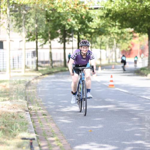 11.08.2024 - GEWOBA Citytriathlon Bremen H.Heesch http://msf.ph/oto/6770212 11.08.2024 10:44:20 Radfahren 48 meine-sportfotos.de