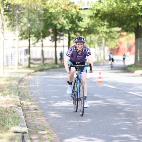 11.08.2024 - GEWOBA Citytriathlon Bremen H.Heesch http://msf.ph/oto/6770221 11.08.2024 10:44:21 Radfahren 48 meine-sportfotos.de