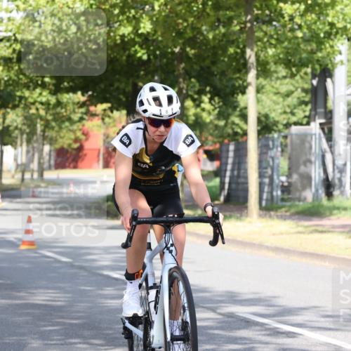 11.08.2024 - GEWOBA Citytriathlon Bremen H.Heesch http://msf.ph/oto/6770243 11.08.2024 10:36:35 Radfahren 8, 62 meine-sportfotos.de