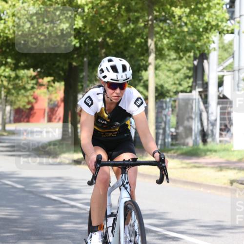 11.08.2024 - GEWOBA Citytriathlon Bremen H.Heesch http://msf.ph/oto/6770249 11.08.2024 10:36:35 Radfahren 8, 62 meine-sportfotos.de