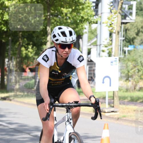 11.08.2024 - GEWOBA Citytriathlon Bremen H.Heesch http://msf.ph/oto/6770258 11.08.2024 10:36:35 Radfahren 8, 62 meine-sportfotos.de