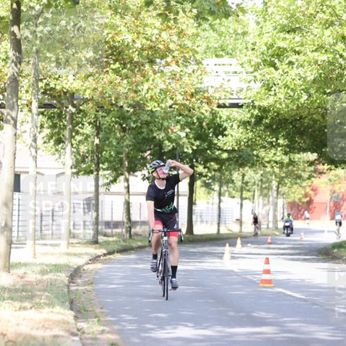 11.08.2024 - GEWOBA Citytriathlon Bremen H.Heesch http://msf.ph/oto/6770288 11.08.2024 10:44:45 Radfahren 44, 81 meine-sportfotos.de