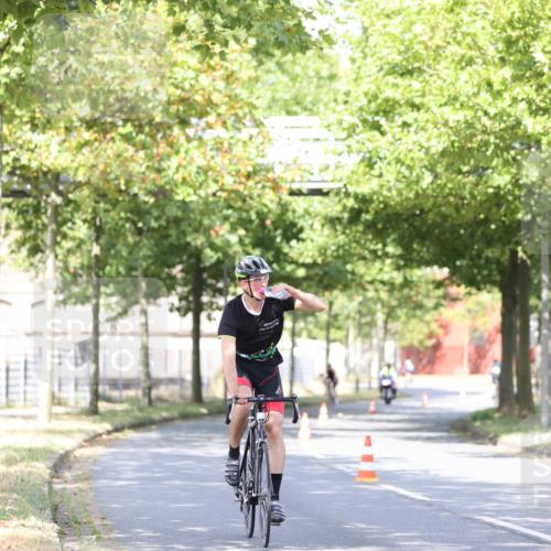 11.08.2024 - GEWOBA Citytriathlon Bremen H.Heesch http://msf.ph/oto/6770291 11.08.2024 10:44:46 Radfahren 44, 81 meine-sportfotos.de