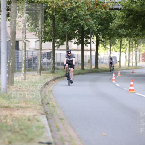 11.08.2024 - GEWOBA Citytriathlon Bremen H.Heesch http://msf.ph/oto/6770295 11.08.2024 10:37:45 Radfahren 1, 59 meine-sportfotos.de